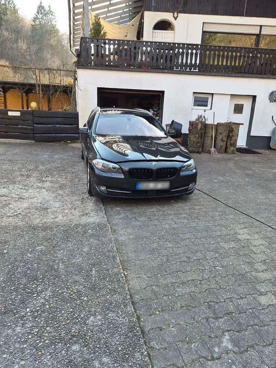 Gebraucht BMW 525 Performance 204 PS (150 kW) 2010 Schwarz Kombi