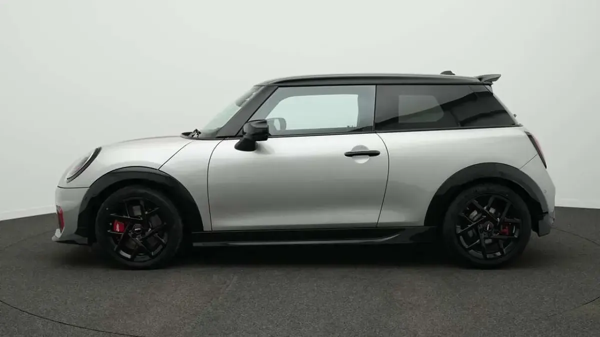 Gebraucht Mini John Cooper Works 231 PS (169 kW) 2025 Grau Kleinwagen
