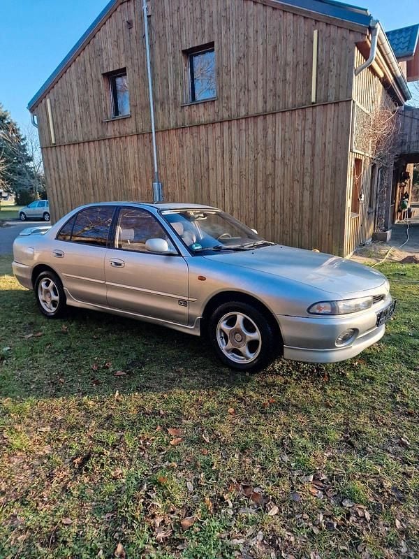Silber Gebraucht 1993 Mitsubishi Galant Limousine | 2.600 € - Bild 1/4