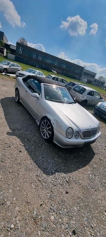 Second-hand Mercedes CLK220 2000 Argintiu Cabrio