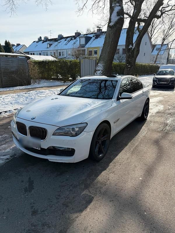 Gebraucht BMW 740 M Sport 306 PS (225 kW) 2012 Limousine