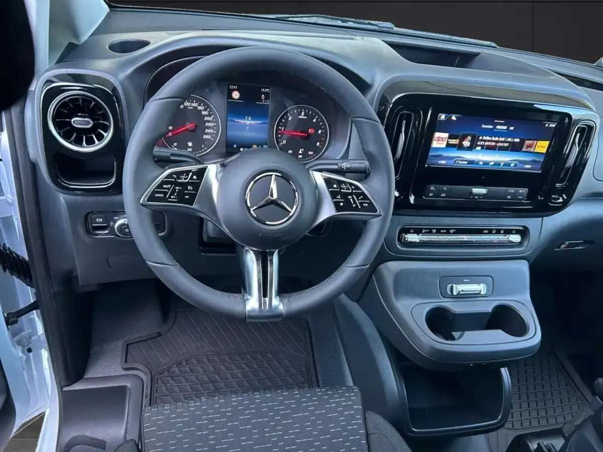 Gebraucht Mercedes Vito 163 PS (119 kW) 2026 Arktikweiß Van
