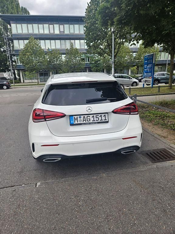 Weiß Gebraucht 2020 Mercedes A250 AMG line Limousine | 31.000 € (Fairer Preis) - Bild 1/4