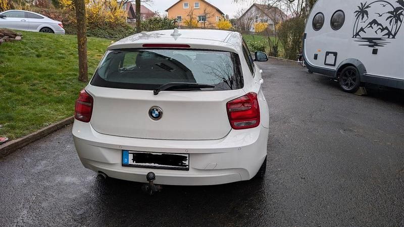 Gebraucht BMW 116 Efficient Dynamics 116 PS (85 kW) 2013 Weiß Kleinwagen