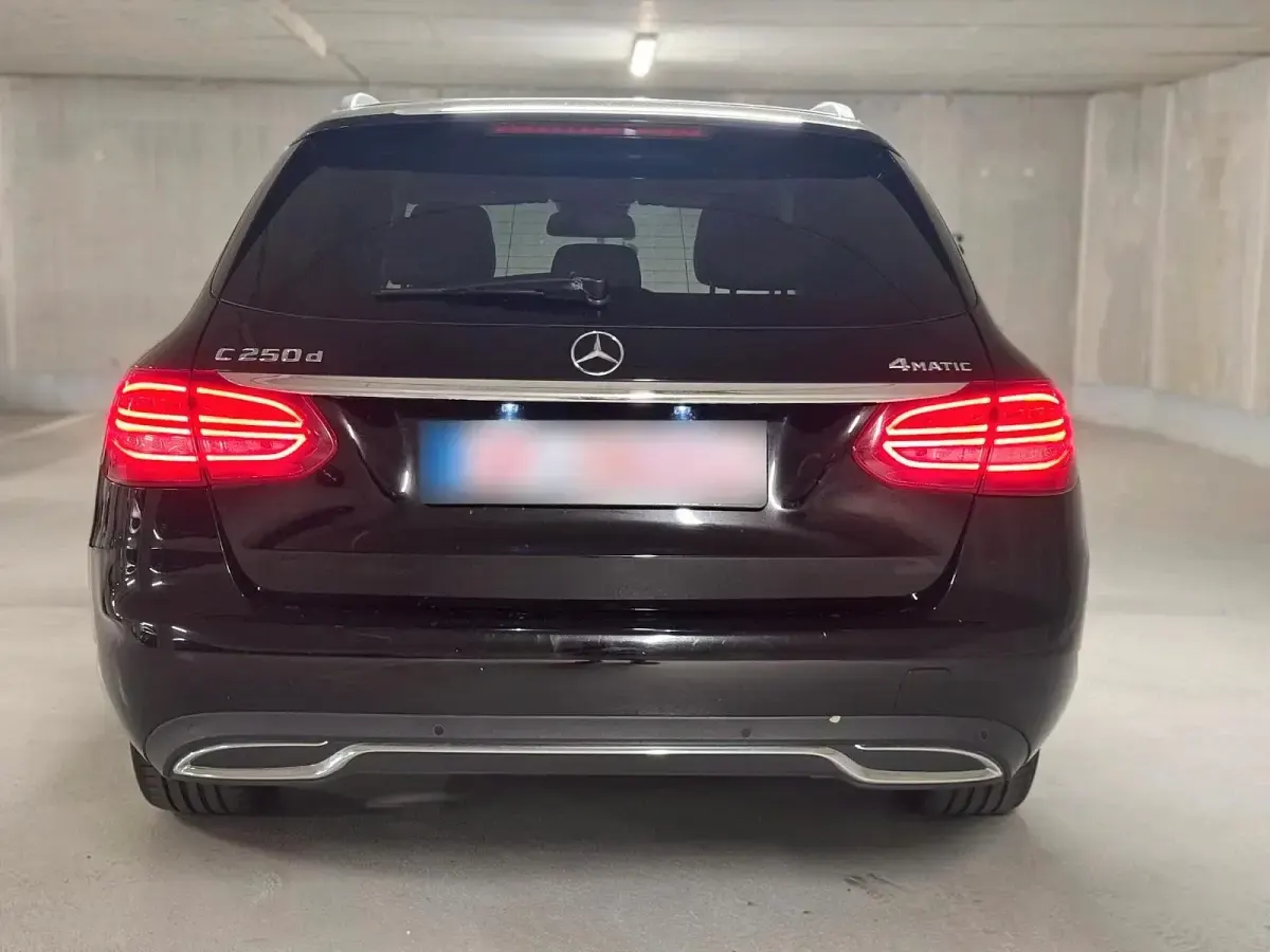 Gebraucht Mercedes C250 204 PS (150 kW) 2017 Schwarz Kombi