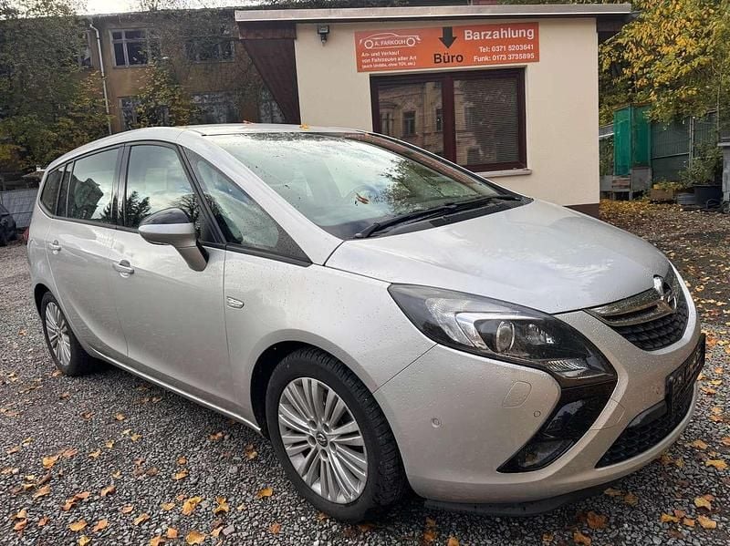 Silber Gebraucht 2016 Opel Zafira Tourer Edition Van / Kleinbus | 8.490 € (Guter Preis) - Bild 1/4