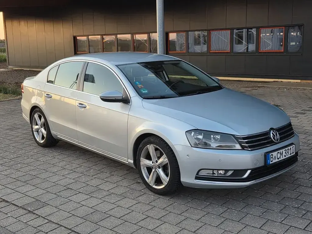 Gebraucht VW Passat Comfortline 160 PS (117 kW) 2011 Silber Limousine