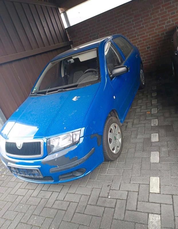 Blau Gebraucht 2006 Skoda Fabia Kleinwagen | 800 € (Superpreis) - Bild 1/3