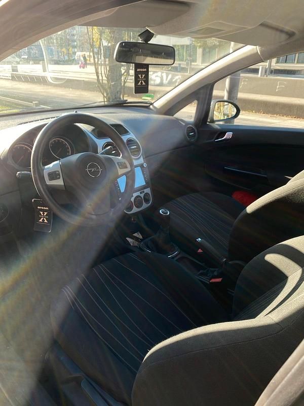 Gebraucht Opel Corsa 90 PS (66 kW) 2010 Schwarz Kleinwagen