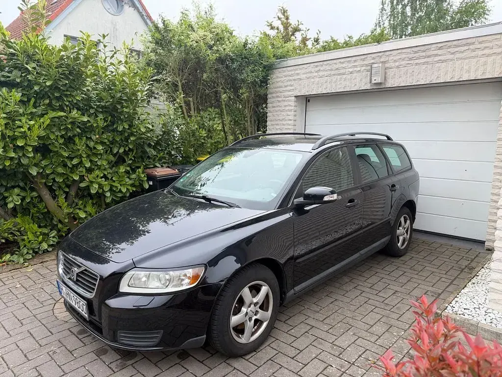Używany Volvo V50 109 KM (80 kW) 2008 Czarny Kombi