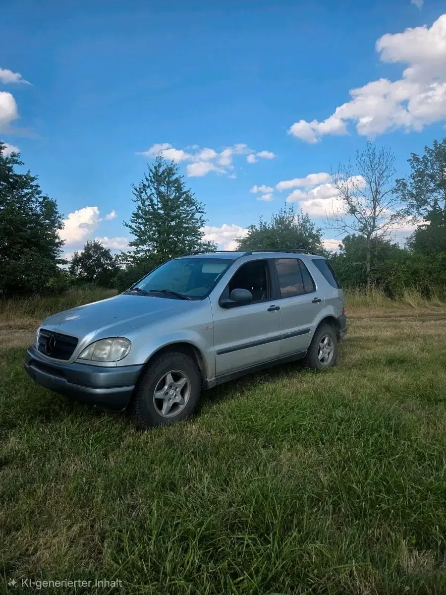 Gebraucht Mercedes ML320 218 PS (160 kW) 2000 Silber SUV