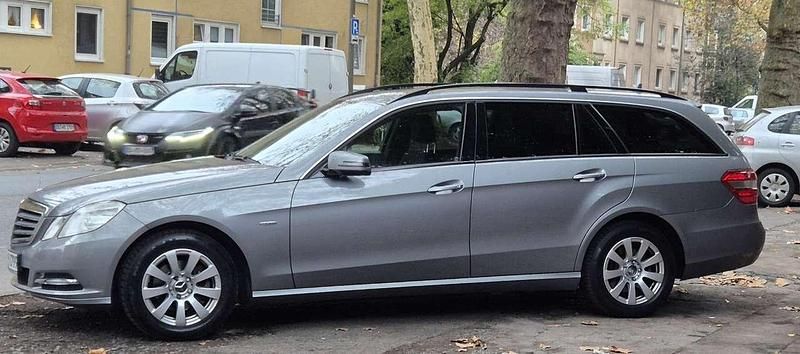 Gebraucht 2011 Mercedes E220 Kombi | 12.000 € (Teuer) - Bild 1/4