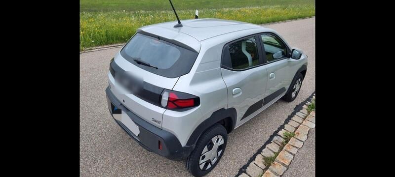 Silber Gebraucht 2025 Dacia Spring Expression Kleinwagen | 15.300 € (Fairer Preis) - Bild 1/3