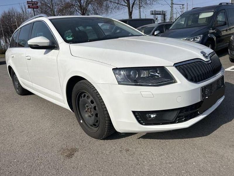Gebraucht Skoda Octavia Elegance 180 PS (132 kW) 2014 Weiß Kleinwagen