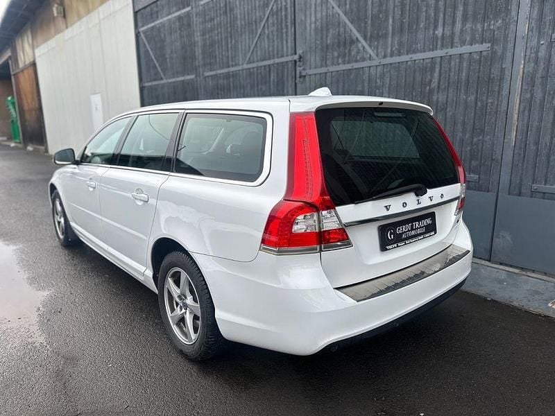 Gebraucht Volvo V70 120 PS (88 kW) 2016 Weiß Kombi