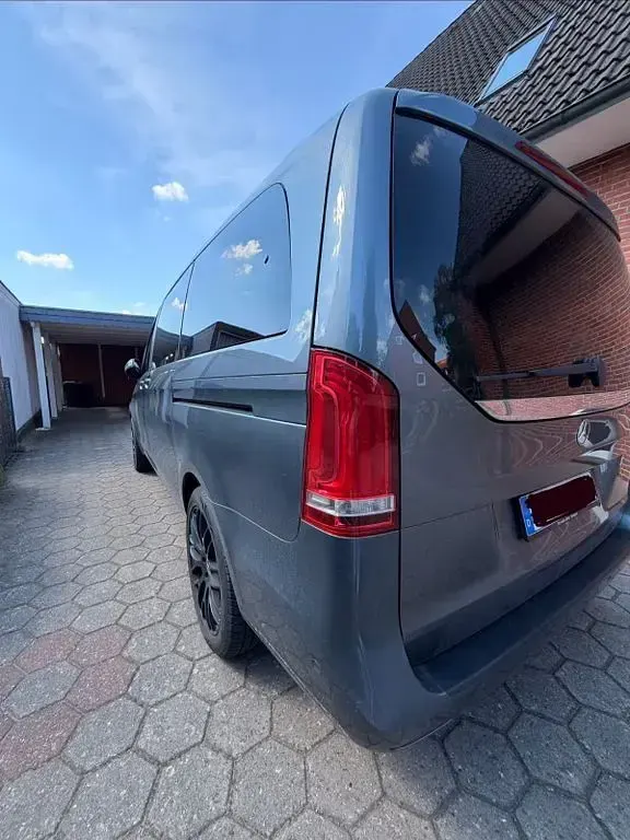 Gebraucht Mercedes V250 Avantgarde Edition 190 PS (139 kW) 2017 Grau Van / Kleinbus