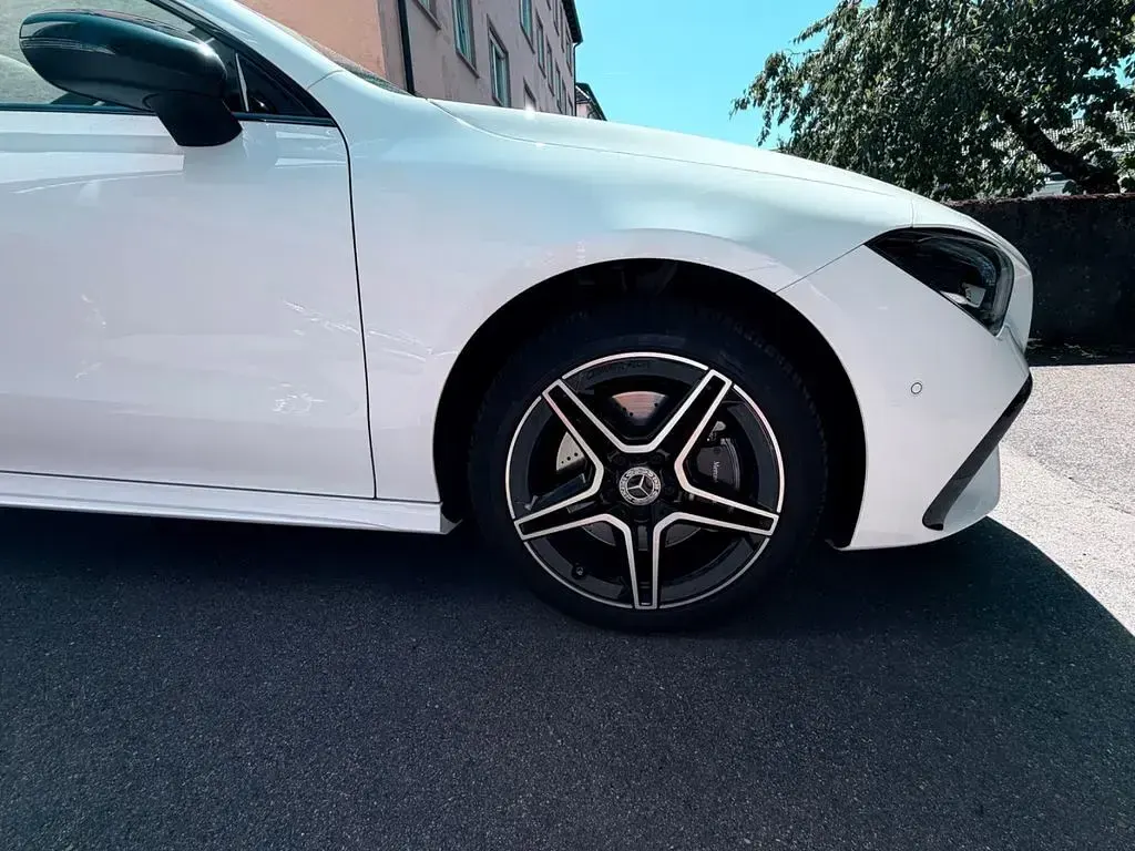 Gebraucht Mercedes CLA250e Premium 218 PS (160 kW) 2023 Weiß Coupé