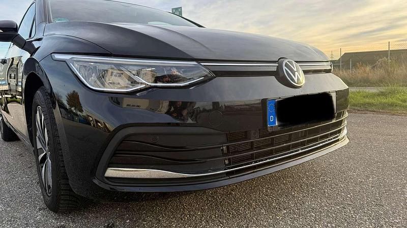 Gebraucht VW Golf VIII Move 150 PS (110 kW) 2023 Schwarz Limousine