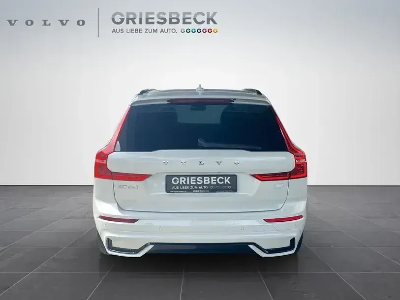 Gebraucht Volvo XC60 R-Design 455 PS (334 kW) 2023 Crystal white / metallic SUV