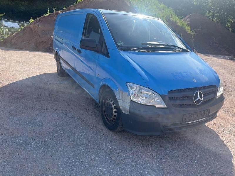 Blau Gebraucht 2011 Mercedes Vito Van / Kleinbus | 3.000 € - Bild 1/4