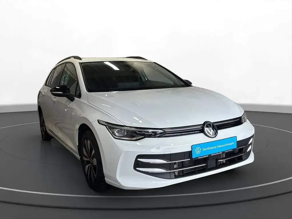 Gebraucht VW Golf VIII Goal 150 PS (110 kW) 2025 Pure white Kombi