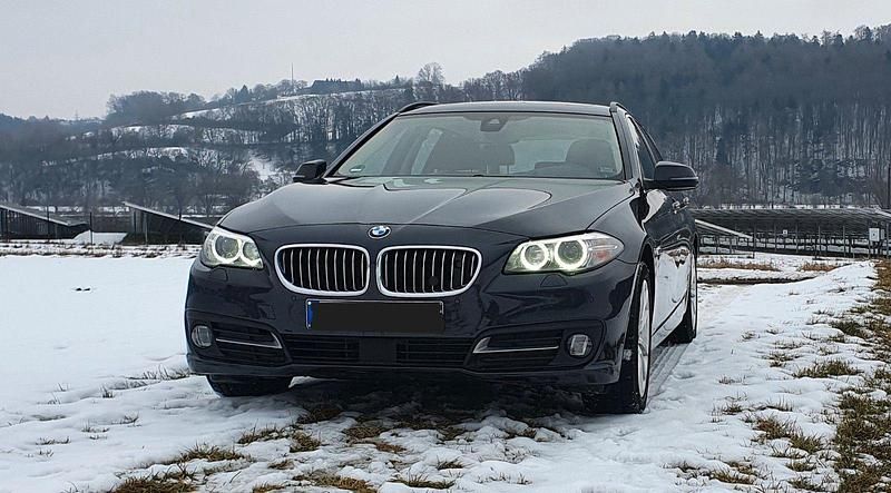 Grau Gebraucht 2015 BMW 530 Sport Line Kombi | 15.800 € (Fairer Preis) - Bild 1/4