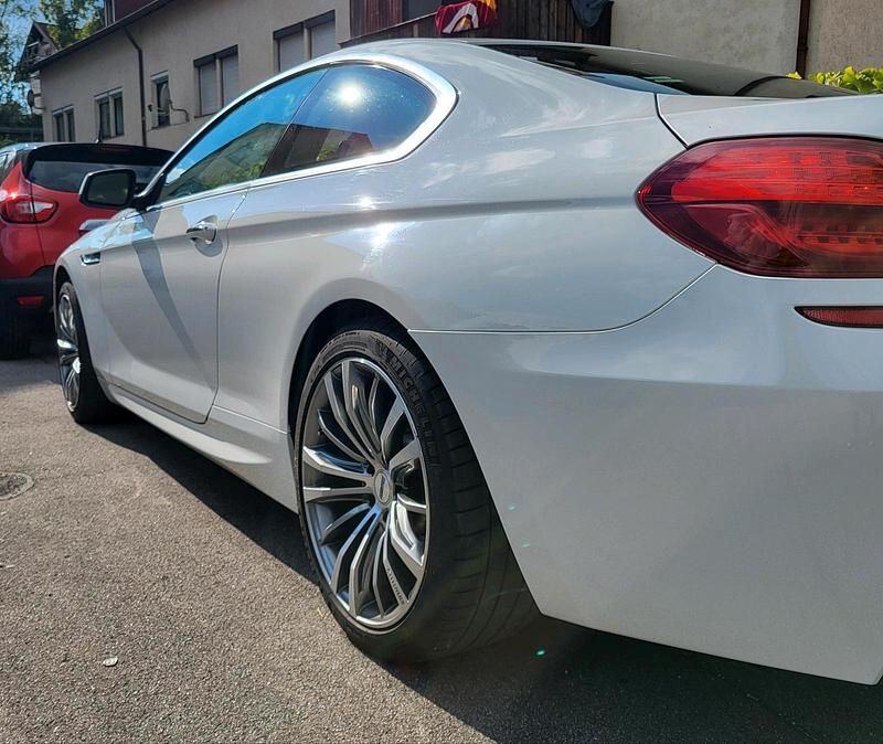 Weiß Gebraucht 2012 BMW 650 Coupé | 22.990 € (Guter Preis) - Bild 1/4