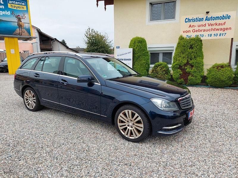 Blau Gebraucht 2012 Mercedes C350 Kombi | 3.290 € - Bild 1/4