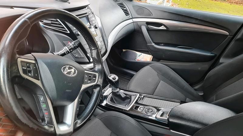 Gebraucht Hyundai i40 Edition 136 PS (100 kW) 2012 Grau Kombi