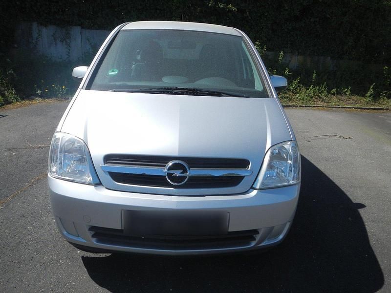 Gebraucht Opel Meriva 101 PS (74 kW) 2004 Silber Van / Kleinbus
