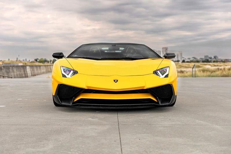 Gebraucht Lamborghini Aventador 751 PS (552 kW) 2017 Gelb Cabrio