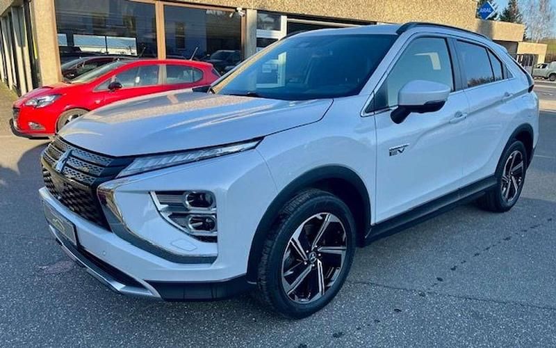 Gebraucht Mitsubishi Eclipse Cross Edition 98 PS (72 kW) 2022 Titanweiss (d) SUV