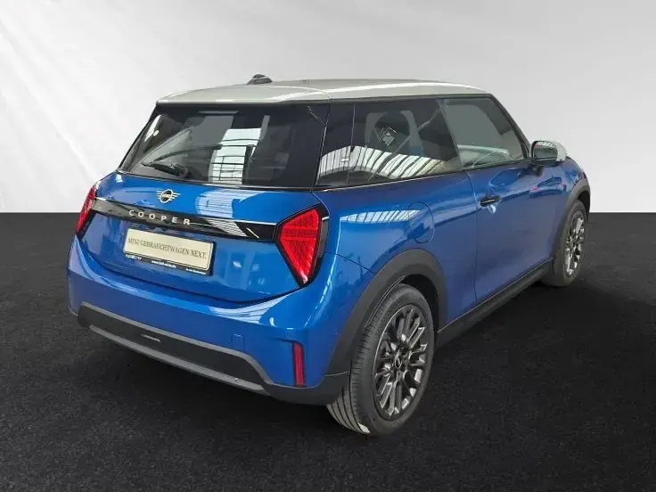 Gebraucht Mini Cooper 114 kW (156 PS) 2025 Icy sunshine blue Kleinwagen