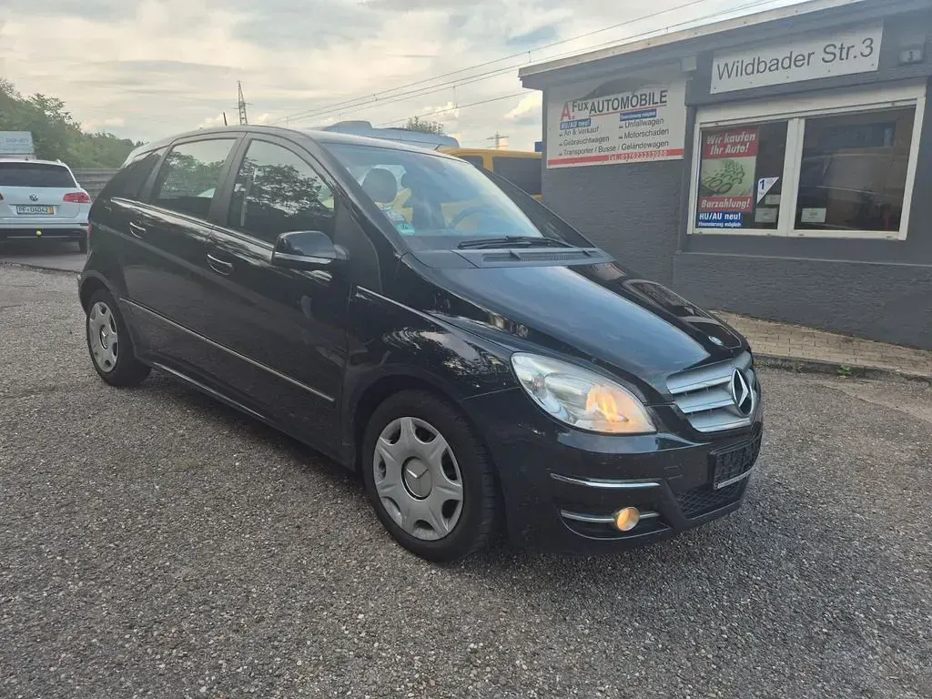 Gebraucht Mercedes B180 109 PS (80 kW) 2010 Schwarz Van / Kleinbus