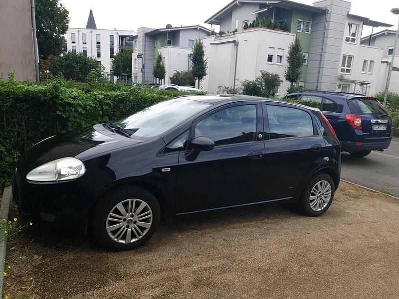 Schwarz Gebraucht 2007 Fiat Grande Punto Kleinwagen | 900 € (Guter Preis) - Bild 1/4