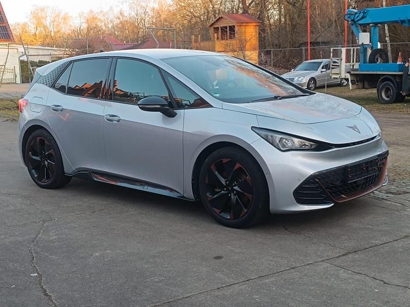 Gebraucht Cupra Born 154 kW (210 PS) 2024 Silber Kleinwagen