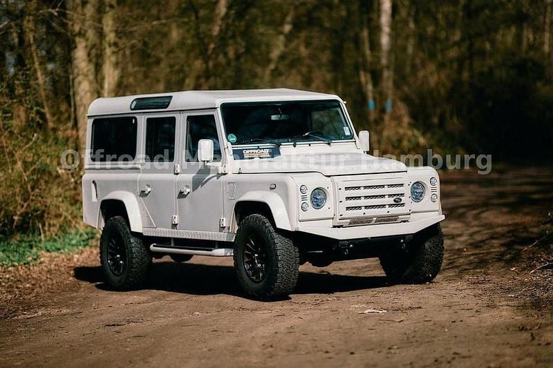 Gebraucht Land Rover Defender 122 PS (89 kW) 2008 Weiß Kombi