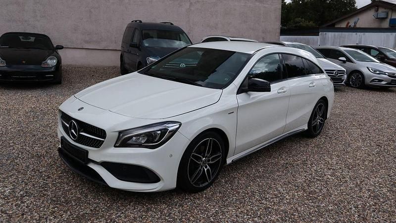 Weiß Gebraucht 2017 Mercedes CLA200 AMG line Limousine | 17.990 € (Fairer Preis) - Bild 1/4