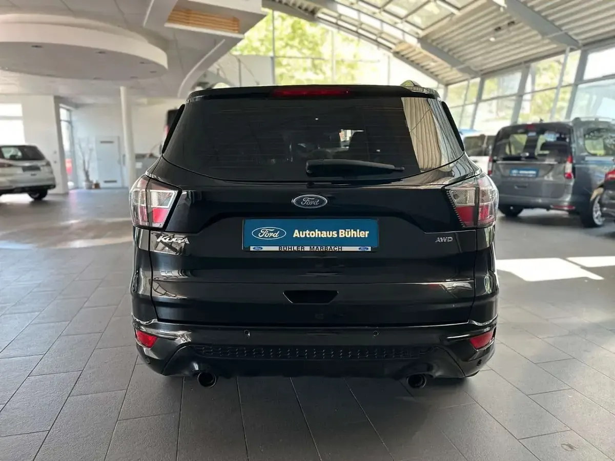 Gebraucht Ford Kuga ST-Line 150 PS (110 kW) 2020 Schwarz SUV