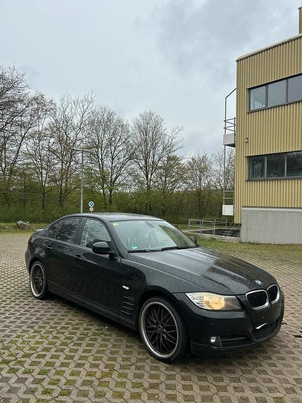 Usata BMW 318 130 CV (95 kW) 2009 Nero Berlina