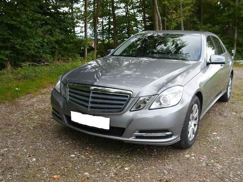 Gebraucht Mercedes E200 136 PS (100 kW) 2012 Grau Limousine