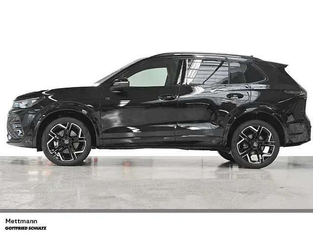 Neu VW Tiguan Pro 193 PS (141 kW) 2025 Grenadillschwarz metallic SUV