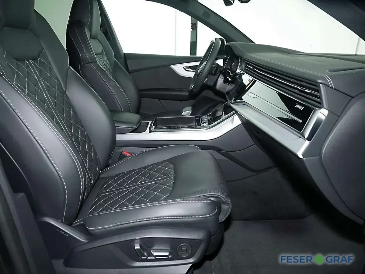 Gebraucht Audi Q8 S-Line 286 PS (210 kW) 2025 Daytonagrau perleffekt SUV