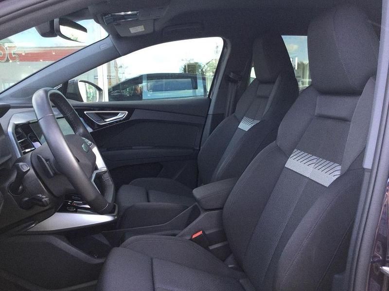 Gebraucht Audi Q4 e-tron S-Line 150 kW (204 PS) 2023 Auroraviolett SUV