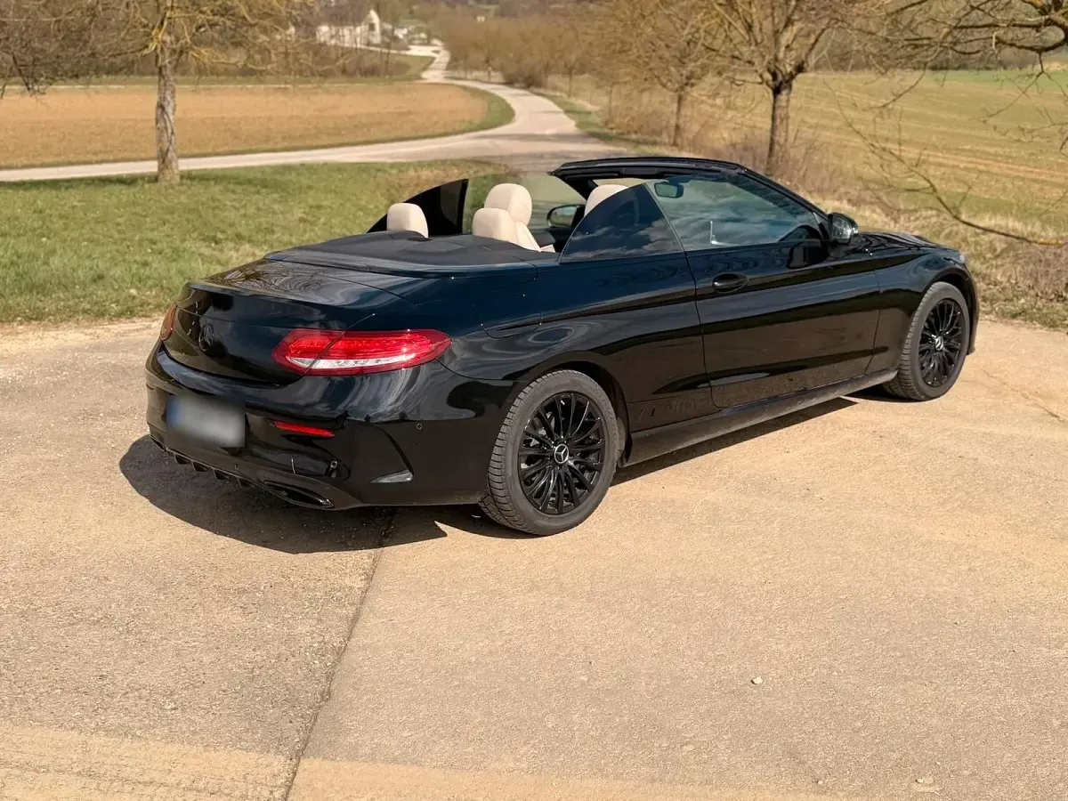 Używany Mercedes C250 211 KM (155 kW) 2017 Czarny Kabriolet