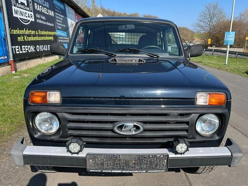 Gebraucht Lada niva 83 PS (61 kW) 2015 Grün SUV