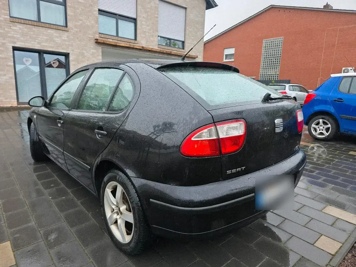 Second-hand Seat Leon 110 CP (80 kW) 2004 Negru Hatchback
