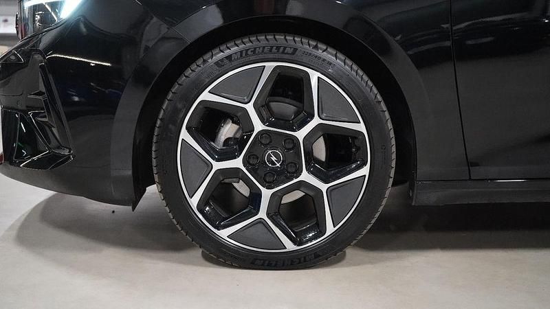 Gebraucht Opel Astra Ultimate 131 PS (96 kW) 2024 Schwarz Limousine