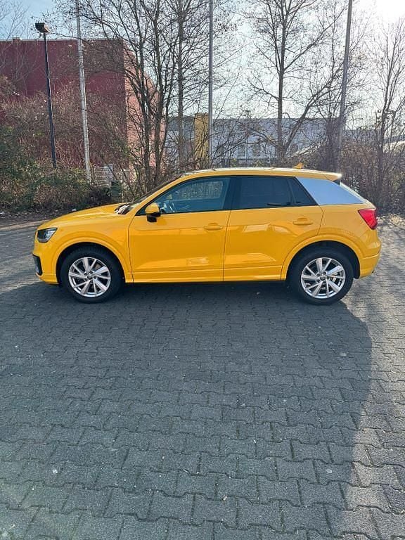 Gebraucht Audi Q2 Sport 150 PS (110 kW) 2018 Gelb SUV