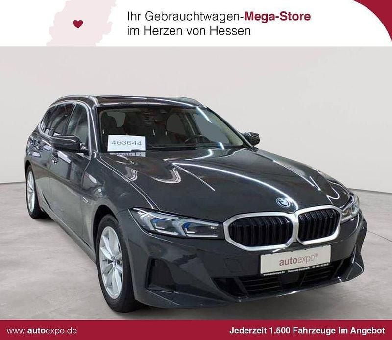 Dravitgrau metallic Gebraucht 2022 BMW 330e Sport Line Kombi | 31.990 € (Guter Preis) - Bild 1/4